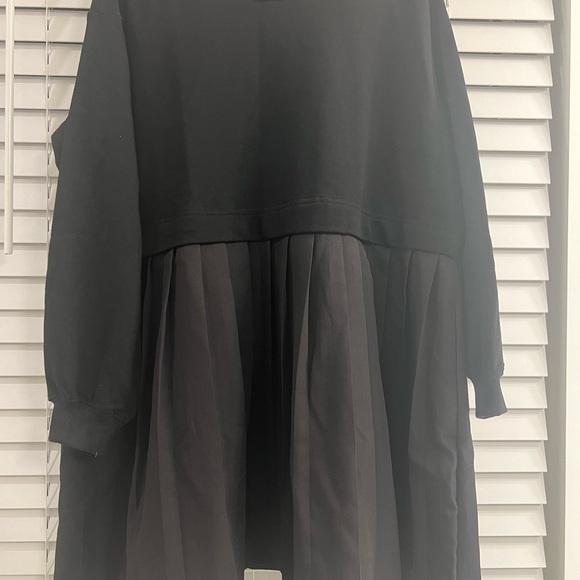 NWOT-Black Trendy Oversized Longsleeve Pleated Dresss - Picture 3 of 4